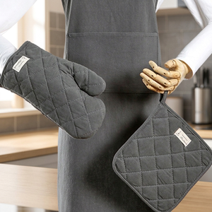 Juego de 3 piezas de accesorios de cocina: Guante de horno de algodón estampado, delantal de chef y tapete para el horno - Product Image 6