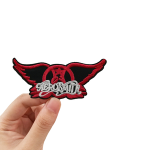 Patch brodé thermocollant avec logo ailes rouge et noir pour vêtements, vestes, chemises en jean, autocollants en tissu - Product Image 1