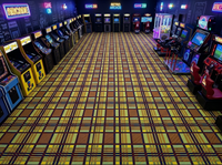 Dalles de moquette modernes personnalisées antistatiques à carreaux de 100 cm en nylon, design géométrique multicolore à motif tartan, pour hôtels et salles de jeux