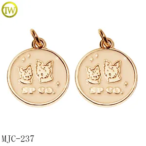 Ciondoli rotondi con logo su misura accessori per colletto per animali domestici ciondolo in metallo con lettera di marca