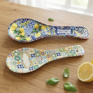 Poggiacucchiaio in Resina Stile Tegola di Maiolica Siciliana Personalizzato, Souvenir Turistico di Maiorca, Spagna, Ornamento per Arredamento Casa - Product Image 1