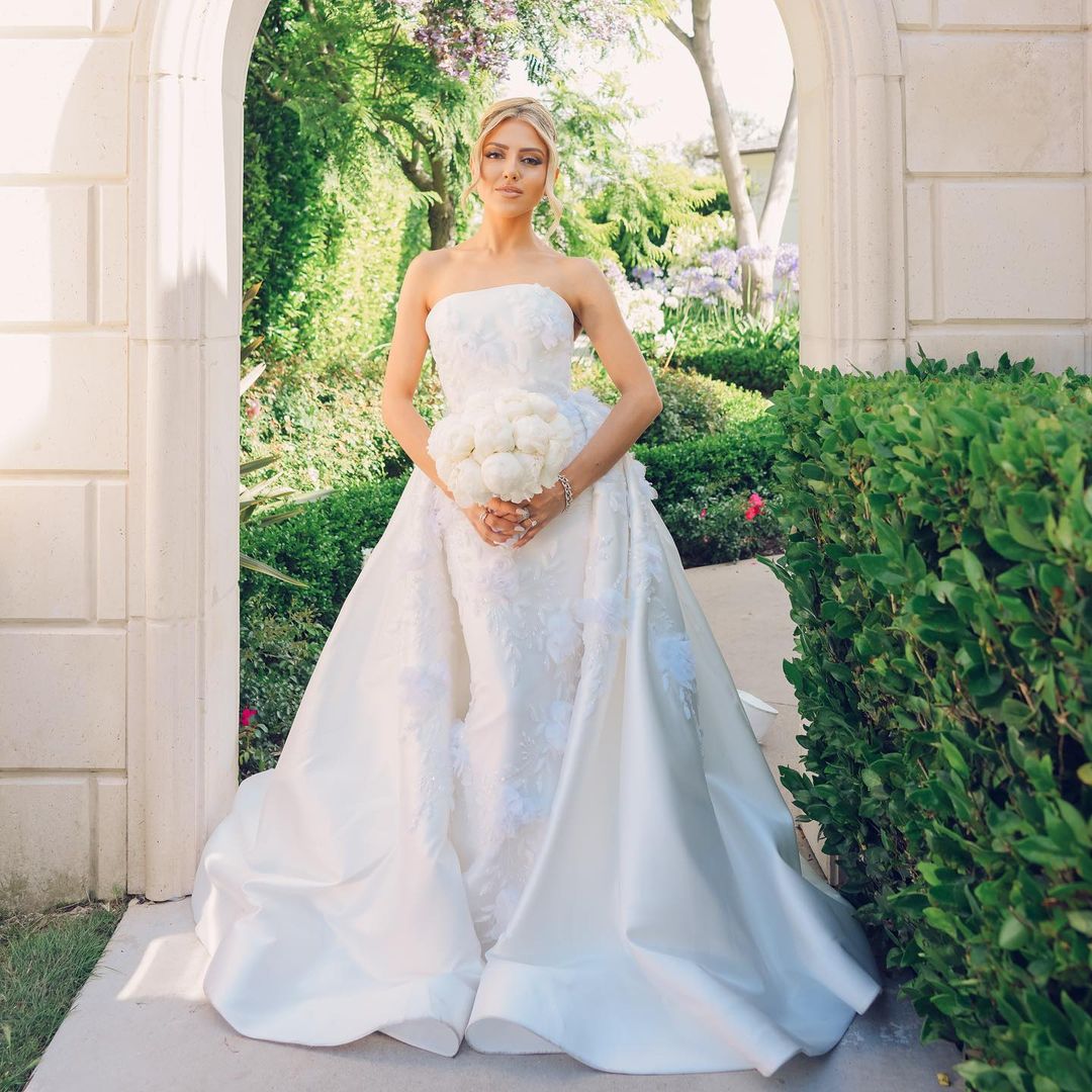 Mily Bridal MW169 Romantic Lace Appliques Satin Church Mermaid Wedding Dress  with Off the Shoulder Beach Bridal Gown| Alibaba.com