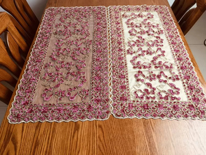 Runner da Tavola Etnico di Lusso Fatto a Mano, Runner Boho con Ricami Elaborati ed Effetto Perline Finte per Tavolo da Pranzo e Arredamento Casa - Product Image 4