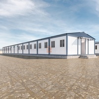 Maison conteneur préfabriquée en kit avec toit supplémentaire, bâtiment de dortoir portable pour camp minier avec toilettes et douche