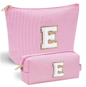 Ensemble de 2 petites trousses personnalisées avec logo, style preppy, pour cosmétiques et maquillage, avec patch en chenille pour femmes et adolescentes - Product Image 1