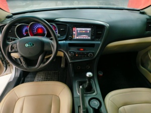 Berlina <span class=keywords><strong>Sportiva</strong></span> Coreana Usata: <span class=keywords><strong>Kia</strong></span> K5 GL Manuale del 2012, Motore 2.0L, Stile Accattivante e Guida Coinvolgente - Product Image 6