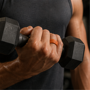 ปลอกหุ้มวงแหวนสีส้มสำหรับ Oura Ring 4 Gen 3, ตัวป้องกันซิลิโคนแบบมีโลโก้สั่งทำ, ดีไซน์ลายเส้นหนา, ป้องกันเหงื่อและยึดเกาะได้ดี - Product Image 4