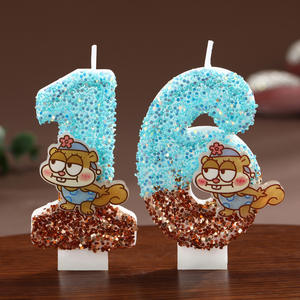 Bougie numérique OEM de haute qualité avec paillettes en forme de petite fleur d'écureuil pour la décoration de la maison, les fêtes, les mariages, les cadeaux d'anniversaire - Product Image 2