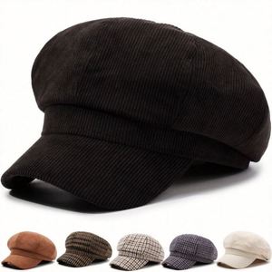 หมวกเบเรต์ทรงแปดเหลี่ยมผ้าคอร์ดูรอยสีพื้นสไตล์เรโทรสำหรับผู้หญิง ฤดูใบไม้ร่วงและฤดูหนาว หมวกเพนท์เตอร์ลายทางสไตล์เรโทร - Product Image 1