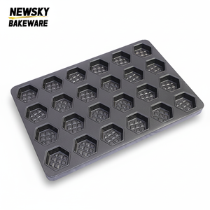 Molde para Hornear Rectangular Negro de 24 Cavidades, Diseño de <span class=keywords><strong>Panal</strong></span> Antiadherente para Waffles Hexagonales, Chocolate y Pasteles Lunares para Uso Doméstico - Product Image 2