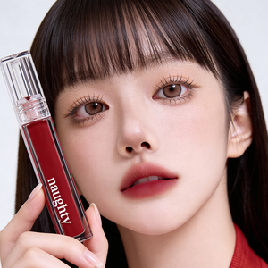 Naughty Percent Liquid Matte Lip Tint 03 Virtual Red 4,5 g Imperméable Longue tenue Tous types de peau - Product Image 1