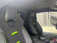 Personnalisez une mise à niveau intérieure toute neuve et remplacez les housses de siège haute performance, adaptées à tous les sièges des séries Lamborghini