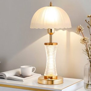 Lámpara de escritorio de cristal plisado de lujo estilo francés con control táctil LED para dormitorio, estudio, ambiente, base de cristal con carga para teléfono - Product Image 2