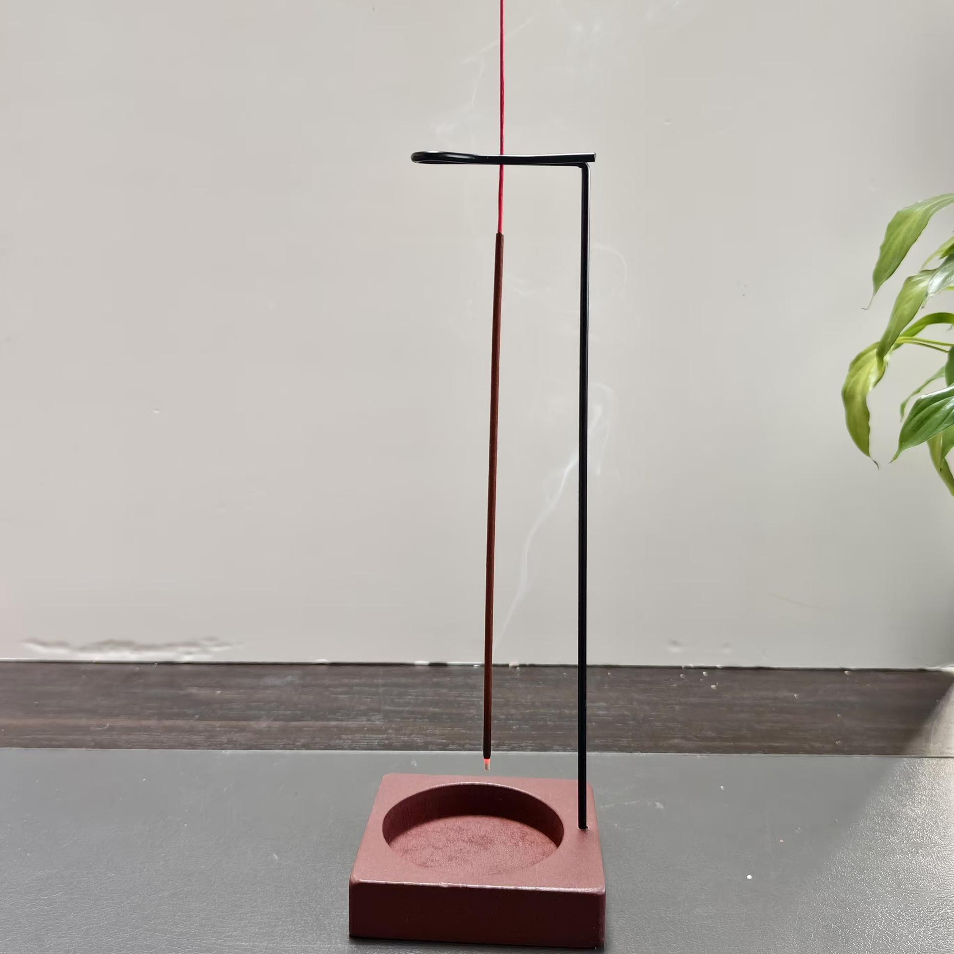 Black clip+round wood paint