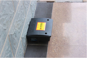 Lockable Rat Bait Station, Heavy Duty Plastic Rodent Trap Box with Key, Indoor Outdoor Pest Control - Product Image 4