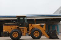 China Radlader XG955H mit niedrigem Kraftstoffverbrauch, 5 Tonnen, neu, mit Ölfilter und Wüstenreifen zum Verkauf