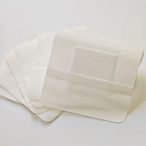 แผ่นปิดแผลชนิดผ้าไม่ถักทอแบบนุ่มชนิดติดเอง พร้อมแผ่นซึมซับสูงแบบไม่ติดแผล สำหรับการดูแลแผลหลังการผ่าตัด - Product Image 2