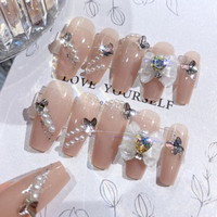Venta al por mayor 24 piezas de moda al por mayor Prensa en uñas gran oferta nuevo juego de uñas artificiales OEM ODM diseño de varios colores