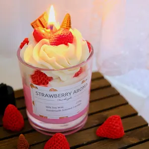 定制自有品牌草莓奶油塔香味蜡烛大豆蜡香味蜡烛手工食品蜡烛
