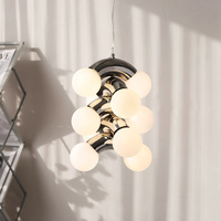 Lustre moderne en chrome avec globes en verre opale pour escalier, salon, chambre, salle à manger, hall d'hôtel
