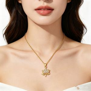 Collier en Chaîne à Maillons en Acier Inoxydable Plaqué Or <span class=keywords><strong>de</strong></span> Luxe avec Feuille d'Érable et Cristal, Collier Tendance pour Anniversaire - Product Image 2
