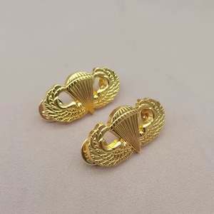 Épinglette 3D en alliage de zinc avec logo personnalisé, ailes de parachute, badge métallique plaqué or, broche pour les organisateurs d'événements d'<span class=keywords><strong>aviation</strong></span> et les clubs de pilotes - Product Image 1