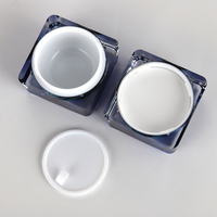 Vente en gros de pots de crème pour le visage en acrylique transparent bleu carré de luxe de 30 g pour emballages cosmétiques en plastique