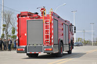 Camion de pompiers de prix usine de camion de lutte contre l'incendie de SINOTRUCK HOWO-7 310HP 4x2 avec le système de réservoir et de mousse d'eau