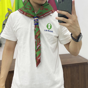 Écharpe d'extérieur design fabricant d'usine <span class=keywords><strong>Foulard</strong></span> en coton polyester avec logo personnalisé <span class=keywords><strong>Foulard</strong></span> <span class=keywords><strong>scout</strong></span> pour camp d'été - Product Image 4