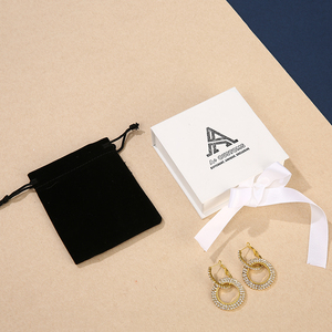 Boîte à bijoux en carton noir de luxe avec logo personnalisé, vente chaude, bracelet, collier, emballage, fermeture magnétique - Product Image 2