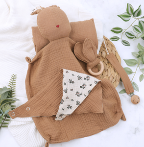 Nouveau Coffret Cadeau de Naissance : Baignoire, Chaîne de Sucette, Lange en Mousseline, Bavoir et Anneau de Dentition au Crochet (<span class=keywords><strong>0</strong></span>-<span class=keywords><strong>6</strong></span> <span class=keywords><strong>Mois</strong></span>) – Ensemble Souvenir pour Bébé - Product Image 3