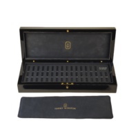 Boîte à bijoux en bois finition piano noir, doublure en velours, insert en mousse, logo personnalisé, quincaillerie métallique pour le rangement de diamants et l'affichage en magasin