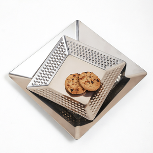 Nouvelle Arrivée Assiettes de Table Design Marteau Écologiques en Acier Inoxydable Marteauté Diamanté pour Restaurants - Product Image 1