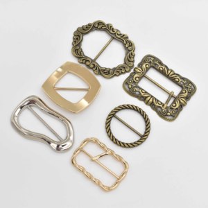 <span class=keywords><strong>Boucle</strong></span> à ardillon en forme de concepteur de luxe divers en stock usine vêtements <span class=keywords><strong>boucle</strong></span> de vêtement en métal - Product Image 1