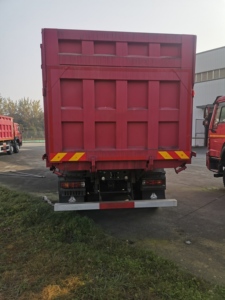 Sinotruk HOWO รถดัมพ์เครื่องยนต์ทรงพลัง8*4รถดัมพ์มือสองเครื่องจักรมือสอง - Product Image 3