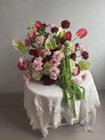 Chemin de table floral artificiel bleu poussière et blanc, arrangement de roses, delphiniums et hortensias, centre de table pour allée de mariage et décoration de banquet
