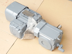 Variador de Frecuencia Eurodrive Hs41 Drs80s4be1/isu/th/<span class=keywords><strong>ln</strong></span> <span class=keywords><strong>1</strong></span>.1kw 2900/204r/min I14.24 Un - Product Image 1