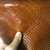 Feuilles de texture gaufrée brillante à motif crocodile Matériaux faits à la main Cuir de vache véritable