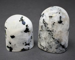 Vente en gros belle pierre de lune arc-en-ciel polie forme libre cristaux de guérison pour l'amour décoration énergie alignement illumination - Product Image 5