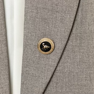 Blazer Entallado para <span class=keywords><strong>Mujer</strong></span>, Primavera 2026, con Bolsillo con Solapa <span class=keywords><strong>y</strong></span> Detalle <span class=keywords><strong>de</strong></span> Botones, Estilo Europeo, <span class=keywords><strong>Chaqueta</strong></span> <span class=keywords><strong>de</strong></span> Oficina, OEM/ODM por Fábrica China - Product Image 6