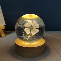 Boule de cristal de quartz gravée avec éclairage nocturne - Thème Système Solaire - Cadeau d'anniversaire créatif pour les amoureux, les vacances, les amis