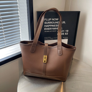 Sac fourre-tout patchwork beige et marron, design simple, sac à main mode femme - Product Image 4