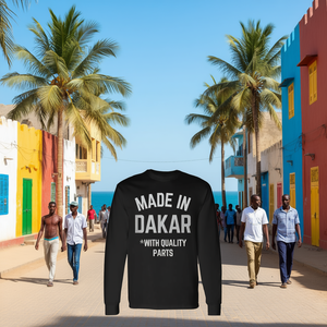 Maglietta a maniche lunghe con slogan 'Born in Dakar' realizzata a Dakar, abbigliamento promozionale - Product Image 2