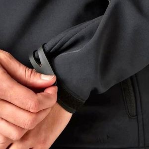 Sangles de vêtements d'extérieur réglables personnalisées, en caoutchouc souple noir, avec patch injecté et languette de manchette en plastique à scratch - Product Image 3