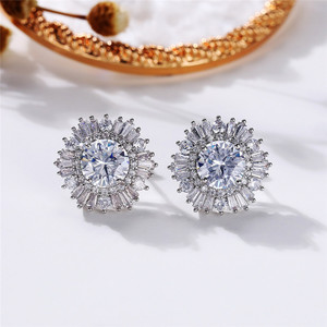 Orecchini con zirconi a forma di fiocco di neve per donna, gioielli scintillanti per feste di matrimonio, gioielli alla moda per le orecchie - Product Image 1