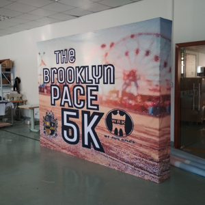 Mã QR Tích hợp chống vi khuẩn tráng cuộn màn hình đứng cho các sự kiện thực phẩm tham gia kỹ thuật số - Product Image 1