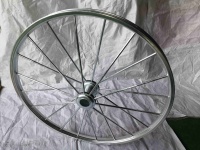Haute qualité 24X1-8.3 noir plat gratuit en acier a parlé jante roue excellent prix pour vélo fauteuil roulant restaurants hôtels chariots élévateurs
