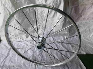 高品質 24X1-8.3 ブラック ノーパンク スチールスポーク リムホイール - 自転車、車椅子、レストラン、ホテル、フォークリフトに最適、特別価格 - Product Image 6