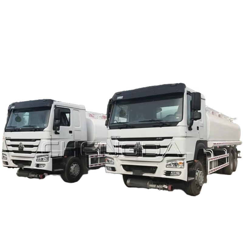 Грузовик-цистерна Howo для топлива, воды, масла, емкость 45000 литров, 6x4 Sinotruck