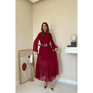 Robe de cocktail élégante en mousseline bordeaux, col montant, coupe trapèze, volants, taille naturelle, tissu translucide - Product Image 3